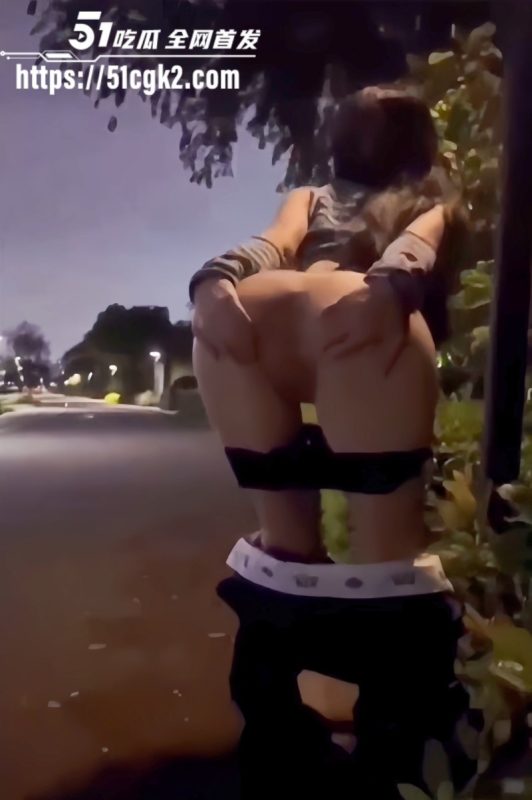 夜店约操极品高颜值骚货 情趣鞭打调教 室外裸露掰穴狂操 玩法豪放炸裂无比！-51吃瓜网