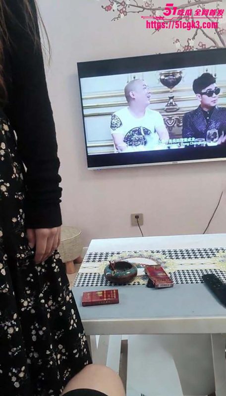 乱伦大神 善良的小嫂子 边看电影边被嫂子疯狂色诱 交欢过后精液流了嫂子一腿！-51吃瓜网