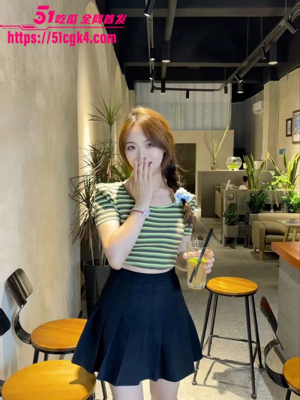 湖北骚母狗 程芷炜 刚考上编制就把男朋友踹了 酒吧厕所公园路边 各种场所做爱视频被男友曝光!-51吃瓜网