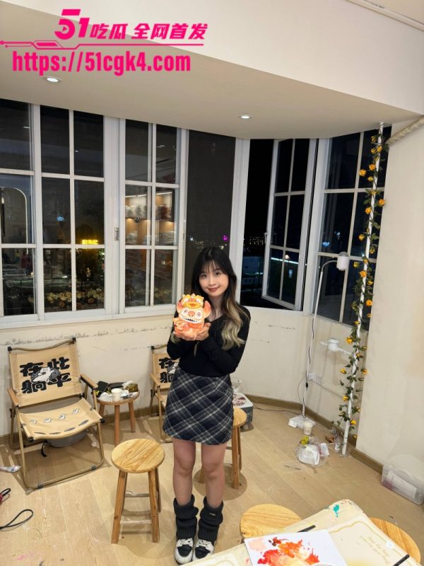 吉林大三学生妹 张娜 性爱视频泄密 文静女孩秒变淫骚母狗 性欲爆棚操完不满足 继续用道具自慰玩弄骚穴!-51吃瓜网