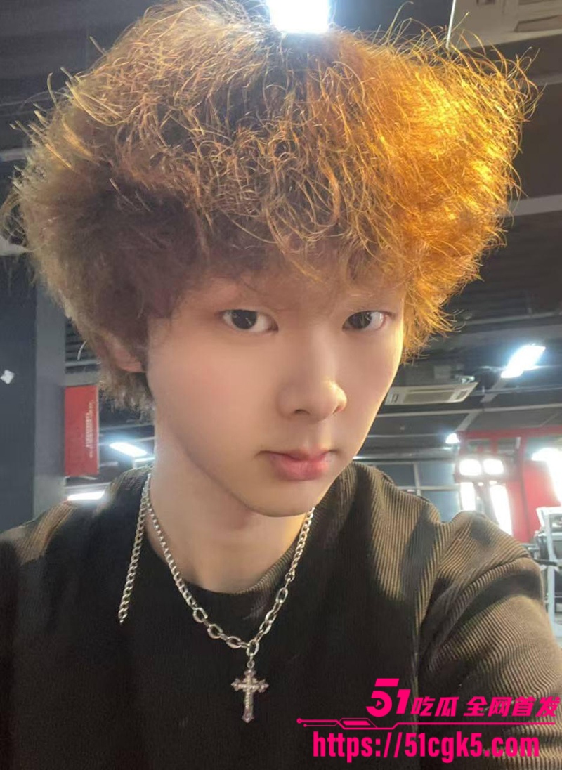 北京卫生职业学院 徐鑫波 与网恋女友视频爱爱 完美露脸三点全漏 镜头近距离怼穴反差爆表！ - 51吃瓜网-51吃瓜网