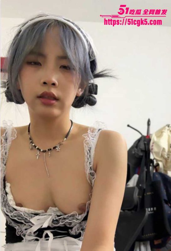 河北邢台精神小妹 田家烨 不雅视频流出 穿女仆装深喉服侍男友 还用震动棒自慰震穴！-51吃瓜网
