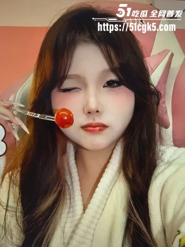 北服大微坦母狗 刘亚茹 与男友校外同居做爱视频流出 皮鞭抽打调教 被男友无套抽插到高潮失控！-51吃瓜网