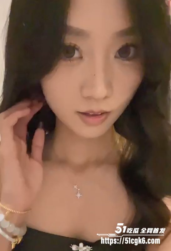 极品前台美女 小梦 不雅视频流出！拍露穴淫片勾引被老板爆操 对白淫荡至极！-51吃瓜网
