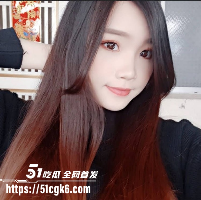 台湾情侣私密视讯泄密 清纯D奶美女被男友无套爆操 主动撅臀后入 粉嫩馒头逼被操到红肿！-51吃瓜网