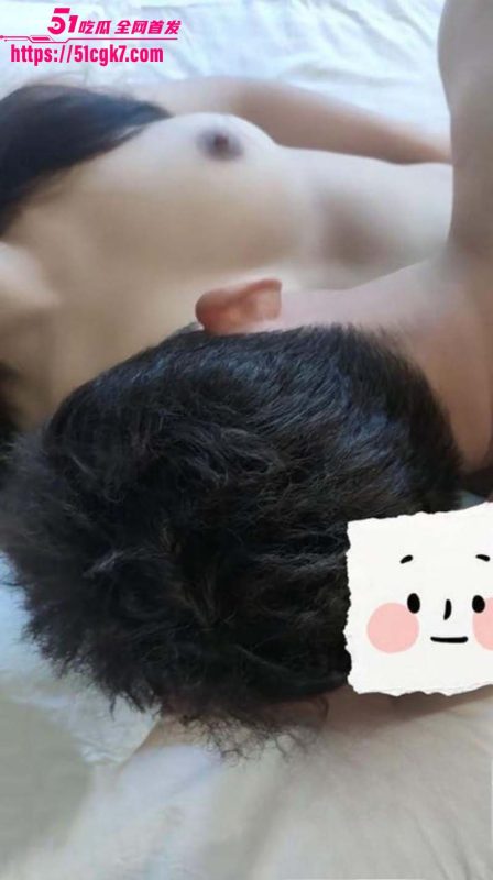 乱伦大神 极品妹妹和我的淫荡生活 饥渴老妹40分钟榨干两位炮友 连射三次激情四溢！-51吃瓜网