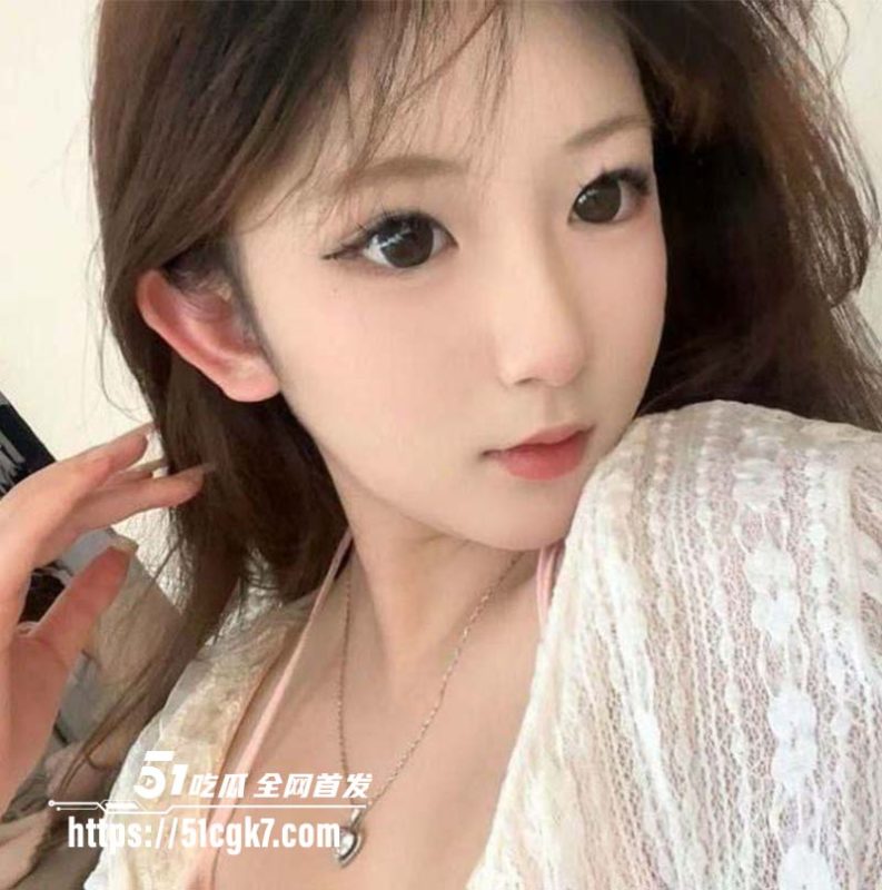 高颜值极品嫩妹泄密 被金主在酒店肆意玩弄 皮肤吹弹可破D杯巨乳晃的人头晕-51吃瓜网