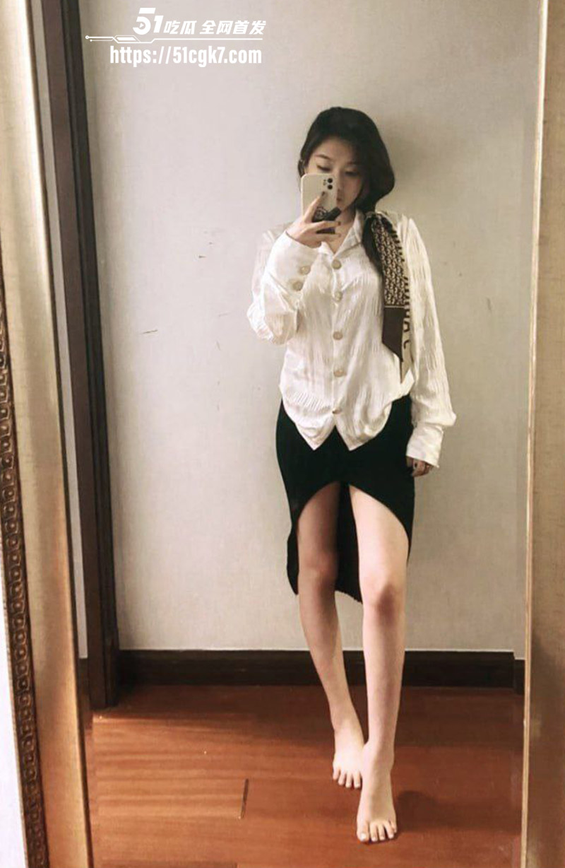 山东某校极品校花 莉莉 不雅视频泄露 高冷女神被学长调教 校园女神床上变母狗！ - 51吃瓜网-51吃瓜网