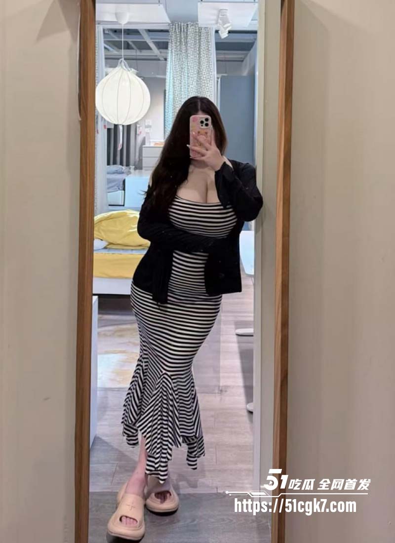 海角大神丰乳肥臀的姐姐新作 爸妈不在家跟姐姐在沙发上做爱 把姐姐操得直呼想尿尿 - 51吃瓜网-51吃瓜网