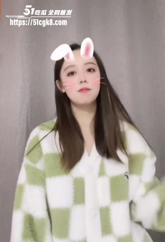 天津可爱女大学生 李秋 不雅视频泄漏！戴肛塞被男友后入爆操 露脸骑坐肉棒前后猛摇 校园女神秒变反差母狗！-51吃瓜网