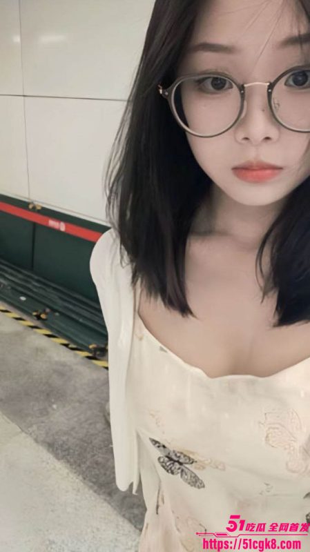 上海师范大学 陆佳怡 高学历母狗 穿性感黑丝露脸口交 主动撅臀被后入猛干 淫叫不断！-51吃瓜网