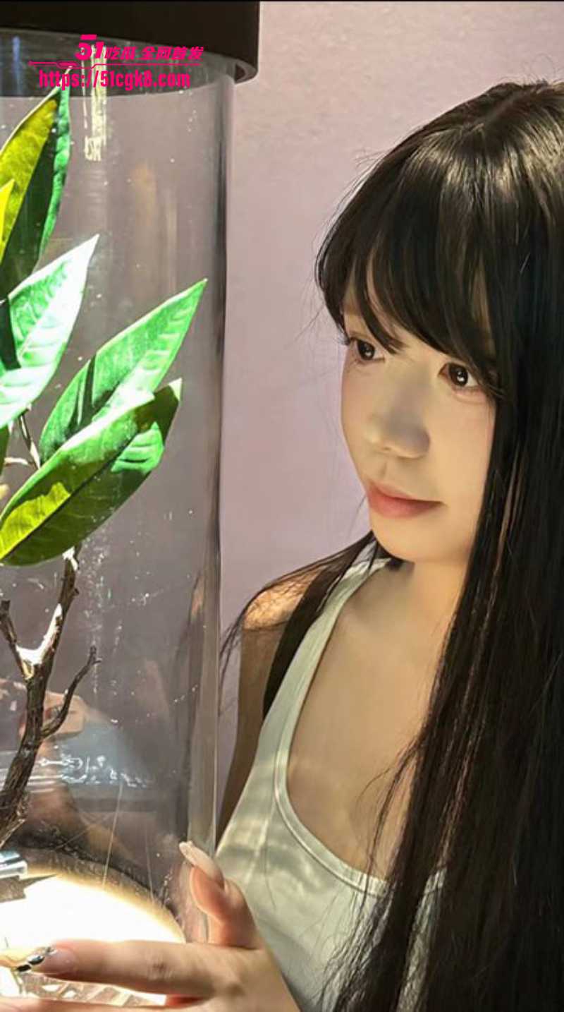 海角乱伦大神 真实姐弟乱伦 姐姐学院风短裙黑丝 勾引弟弟足交抠逼 巨乳爆棚撩人姿势! - 51吃瓜网-51吃瓜网