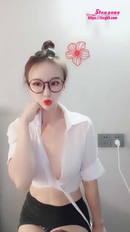 高跟长腿女神 北北17号 网红脸傲人身材 激情脱舞秀性感撩人 厕所自扣爽到爆！-51吃瓜网