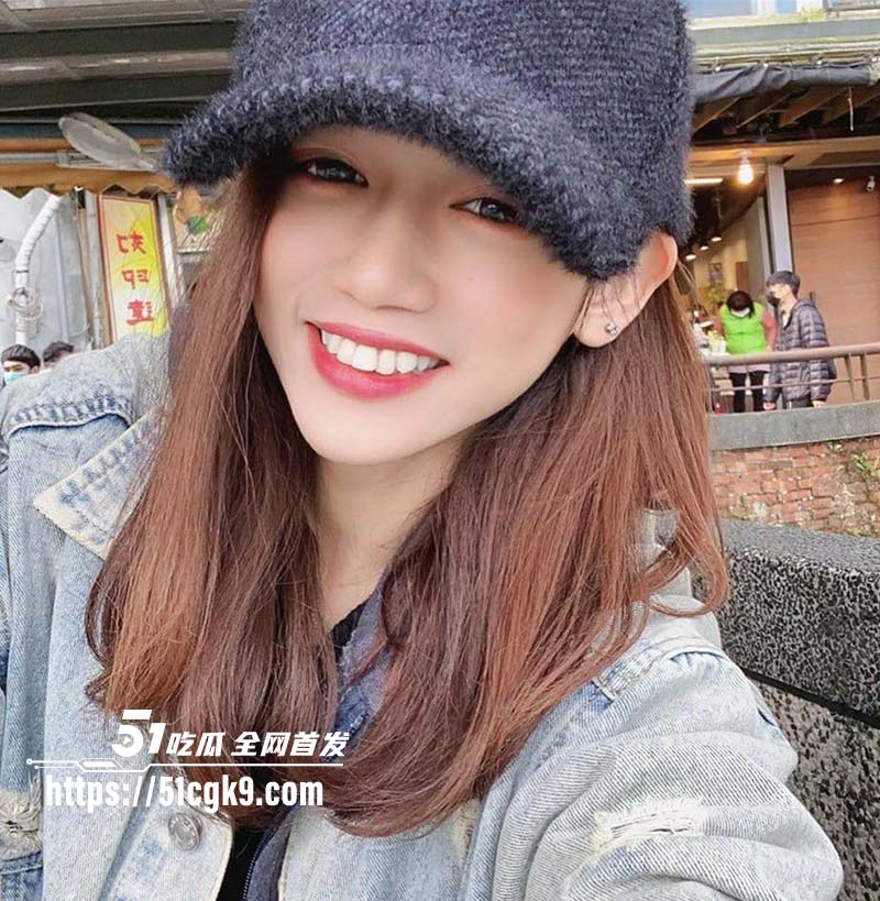 高颜值反差曝光 刚出社会就和男朋友同居 男朋友性欲旺盛还有特殊癖好 喜欢拍视频这下视频被流出 - 51吃瓜网-51吃瓜网