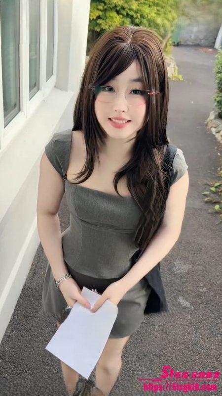 巨乳BBW女神 噗噗 新作 家庭教师的成人课 深喉口交舌钉挑逗肉棒 后入猛操肥臀 颜射满脸！-51吃瓜网