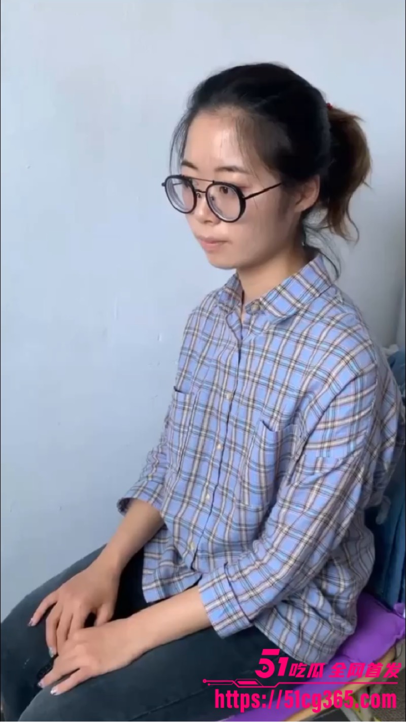 极品良家骚妇 李晓雯 黑丝腿撸射满脚掌 小乳白皙骚逼狂插 淫荡少妇下海爽到喷！ - 51吃瓜网-51吃瓜网