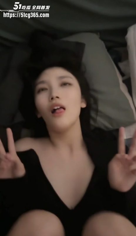 高颜值极品女大学生 抛弃男友分手后 遭其报复泄密不雅视频 露脸比耶反差至极！-51吃瓜网