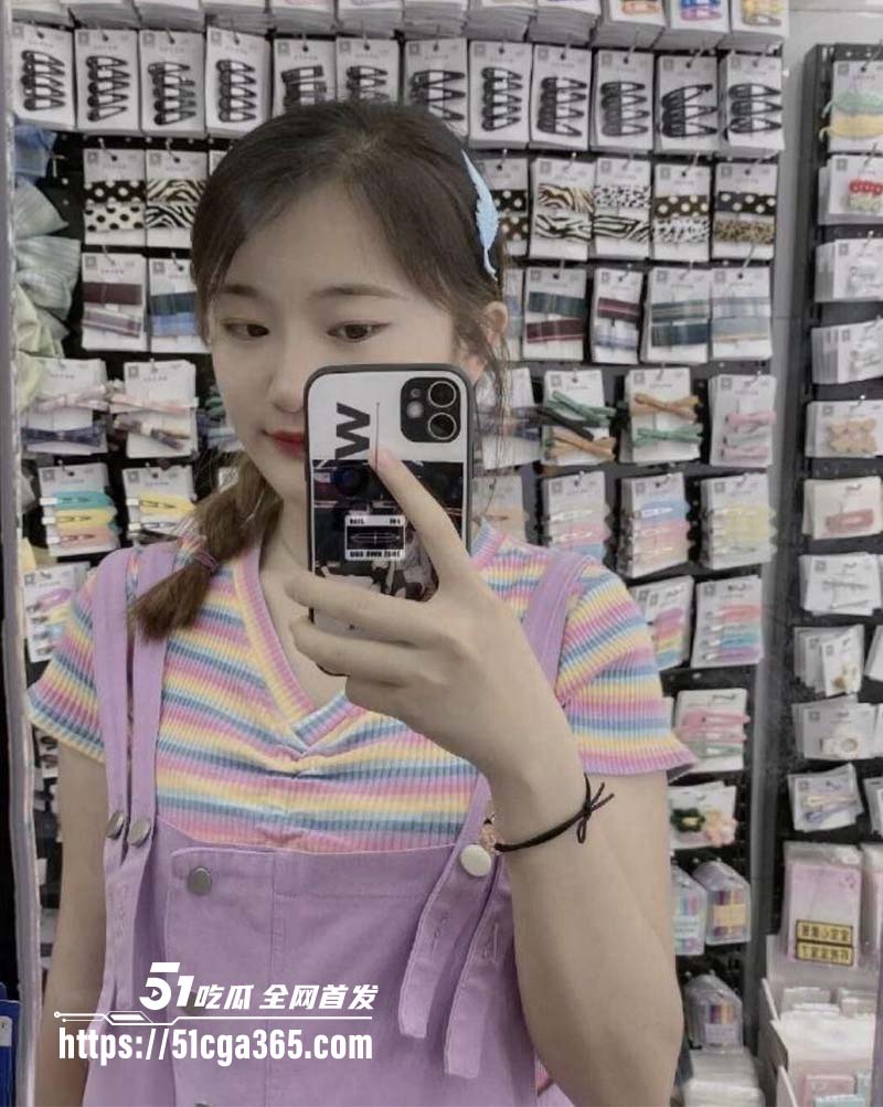 高颜值反差曝光 情侣自拍泄密极品学生妹和男友同居日常 威胁女友不妥协最终曝光 - 51吃瓜网-51吃瓜网