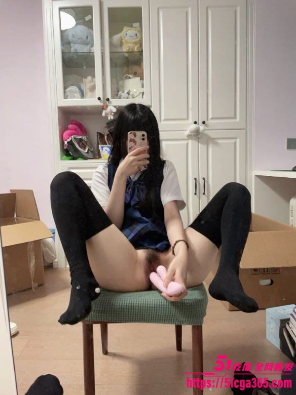 抖音反差博主 悠哉大王 门槛福利合集 JK制服黑丝挑逗 白虎美臀配合道具自慰 淫水四溅！-51吃瓜网