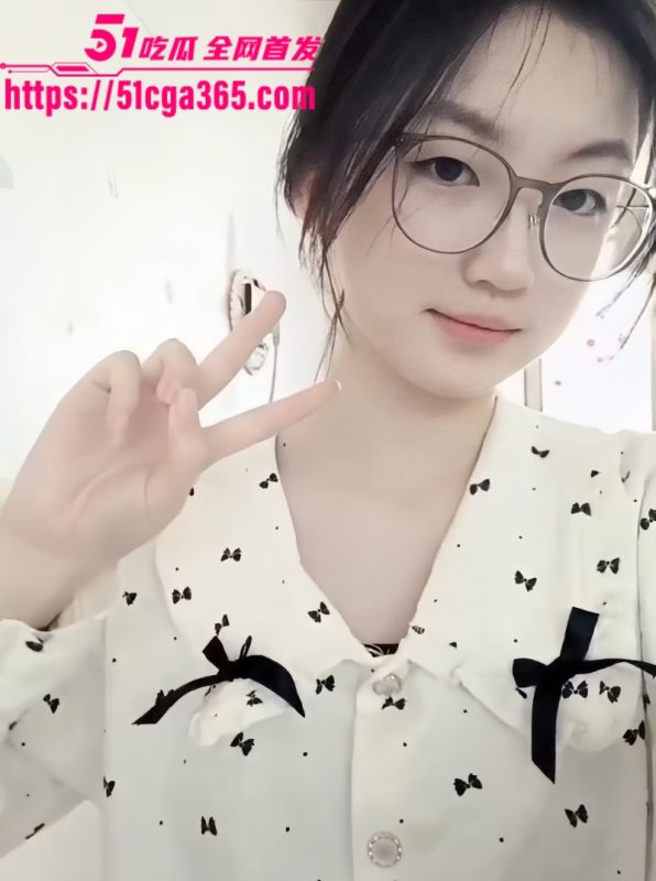 清纯女学生大尺度自摸发骚 极品身材丰满巨乳 粉嫩小穴淫水多多 诱人至极！-51吃瓜网