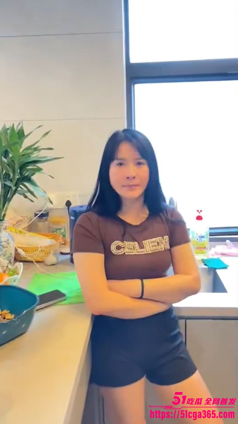 绿帽子故事会曝光水性杨花出轨女 婚内搞光头又包养男模 挥金如土夜夜笙歌！ - 51吃瓜网-51吃瓜网