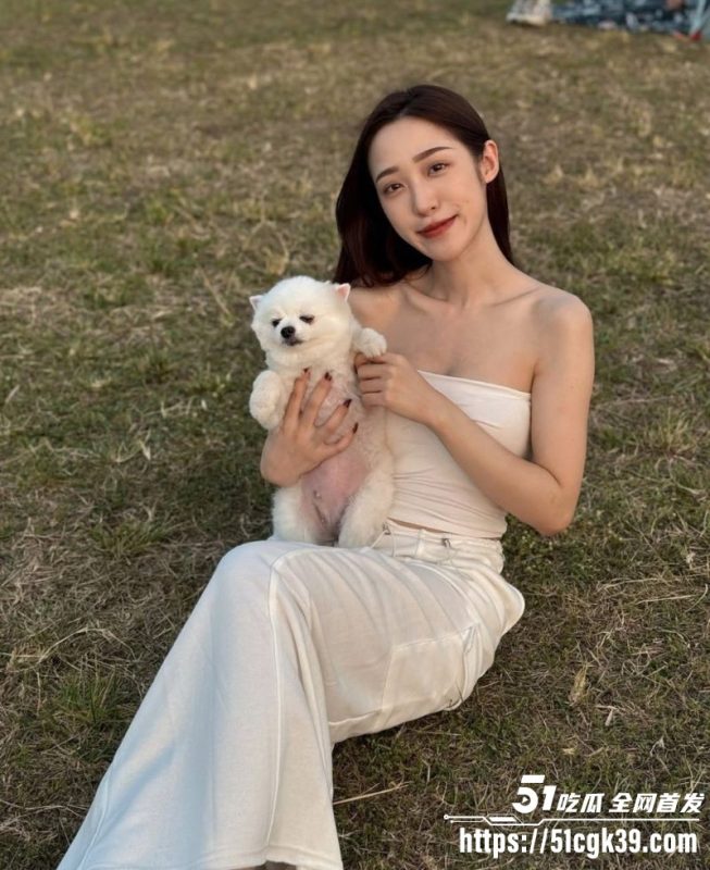 多媒体人事主管 小恬 早期黄播翻车 超大奶子惊艳亮相 风骚摆弄身姿 揉奶自慰挑逗力拉满！-51吃瓜网