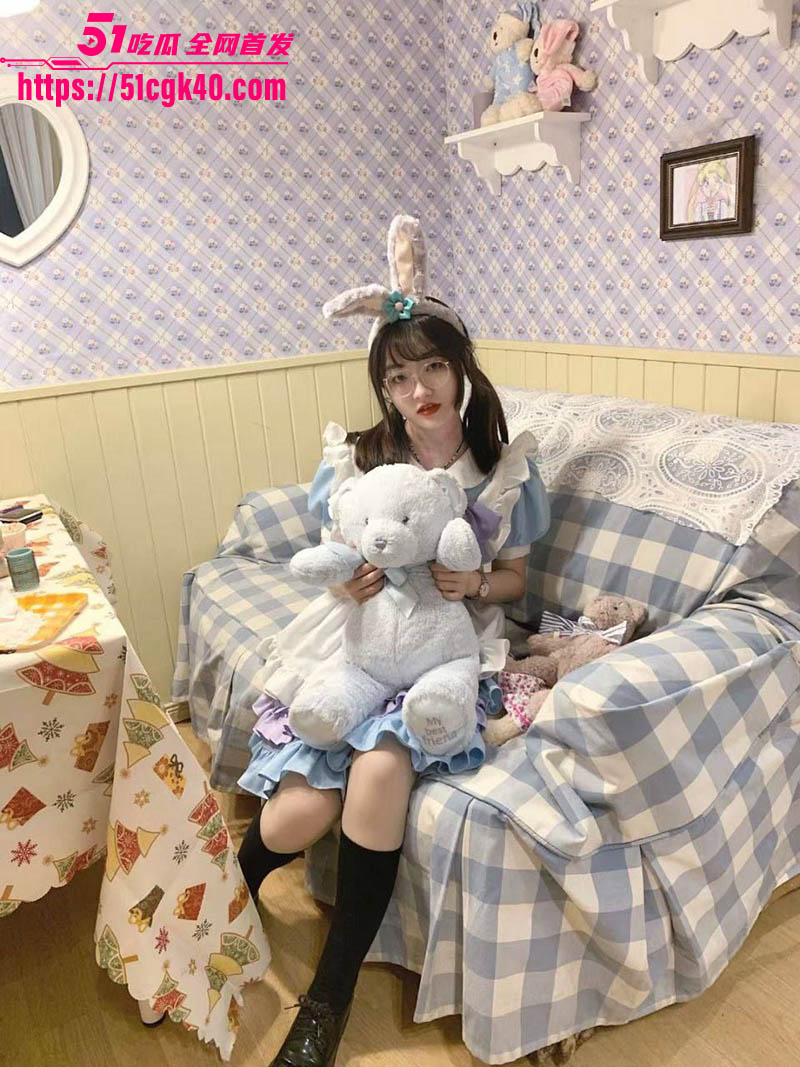 高颜值反差萝莉与男友酒店私拍视频流出 情趣制服性感妖娆 火辣曲线诱惑至极 深喉口交各种性爱姿势不停切换！ - 51吃瓜网-51吃瓜网