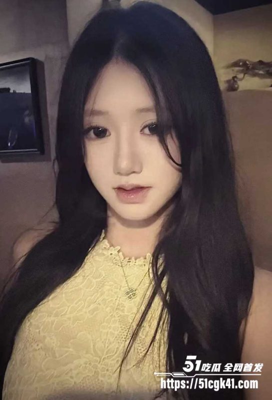 河南网红女模特 林川 不雅视频流出 清纯女神拍下大量露穴淫照 被金主网调 用电动假屌狂插骚穴！-51吃瓜网