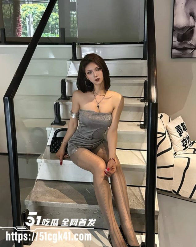 抖音高颜值主播 想和你做 大尺度漏点自慰福利 丰满美乳蜜桃翘臀 粉嫩小穴淫水多多 极具诱惑！-51吃瓜网