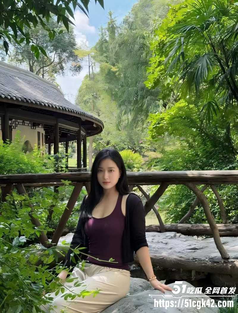 乱伦大神 大胸嫂子会喷水 与嫂子打野炮激战正酣 突然有人过来 想邀请他一起操嫂子! - 51吃瓜网-51吃瓜网