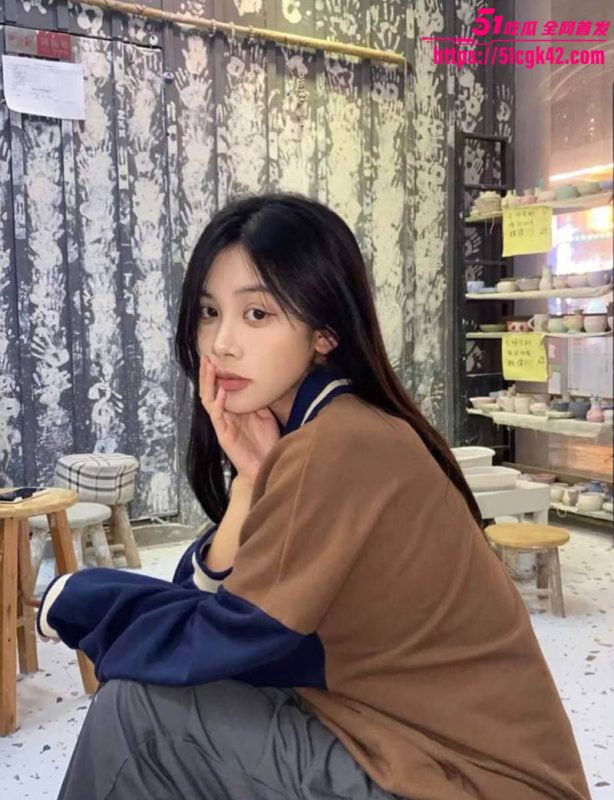 约炮大神重金调教 极品纯欲学生妹 夜晚化身骚母狗 口交吞精极致淫骚 打桩后入淫叫震天！-51吃瓜网
