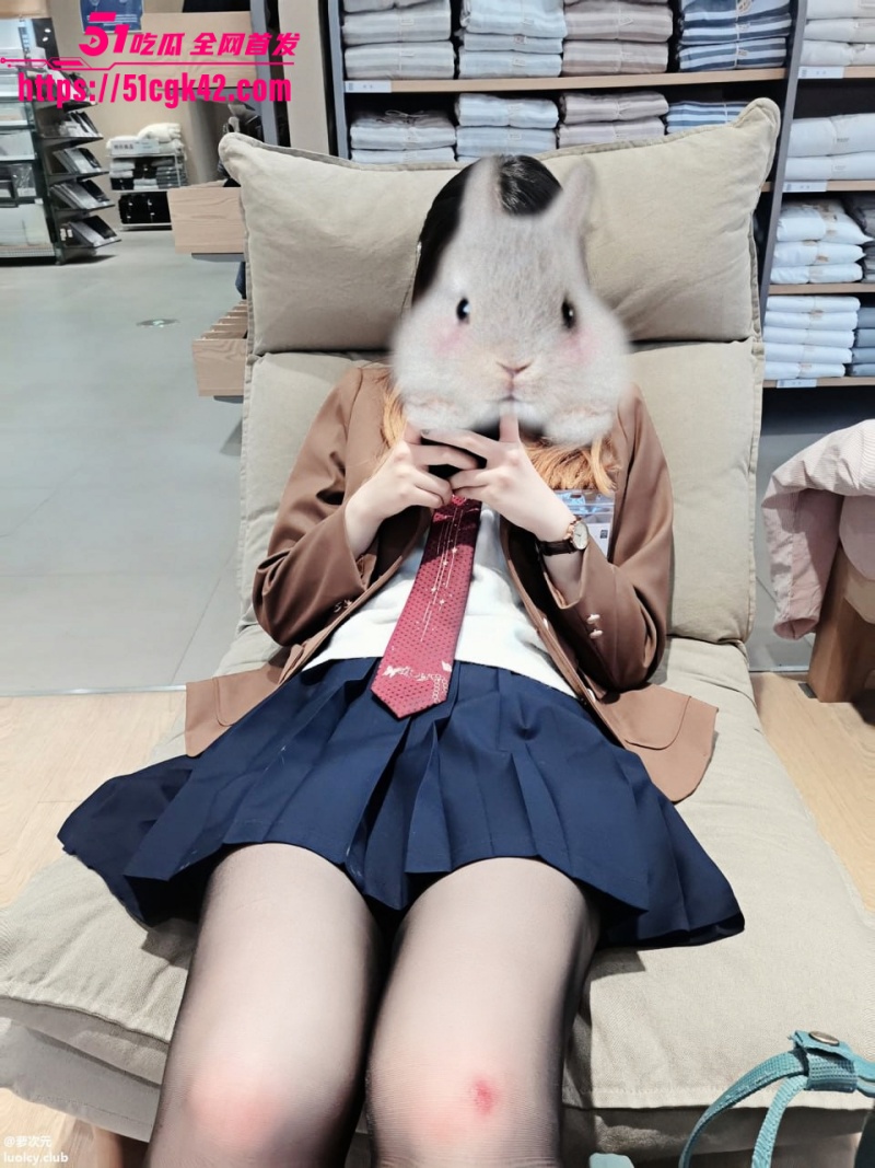 极品洛丽塔萝莉 小兔叽 跟金主线下啪啪 被金主抠逼揉奶 暴力抽插白虎嫩穴 娇喘声让人酥麻! - 51吃瓜网-51吃瓜网