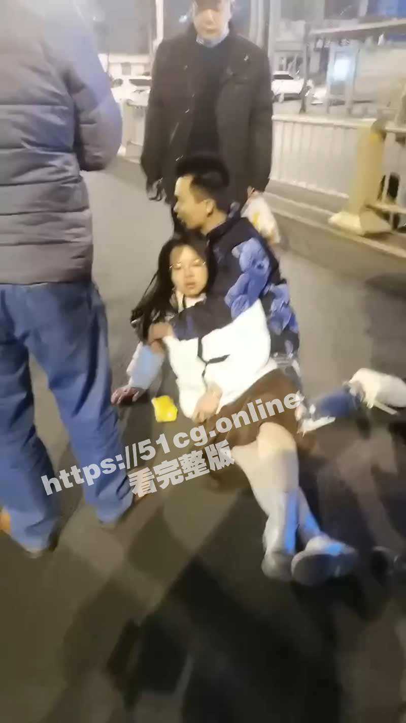 武汉大学毕业生被骗进传销组织被严重洗脑 家人找到她还想逃！ - 51吃瓜网-51吃瓜网