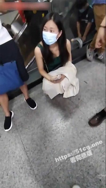户外顶臀 强制顶射摸臀 当着男友的面 顶射气质美女！-51吃瓜网