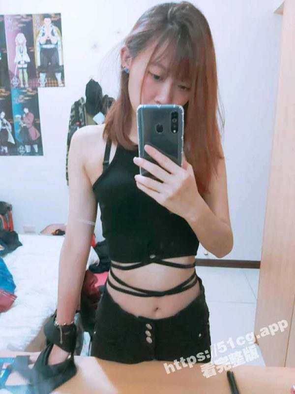 PUA大神网撩反差学生妹  露脸自拍紫薇视频给对方看 淫荡本性视图被曝光-51吃瓜网