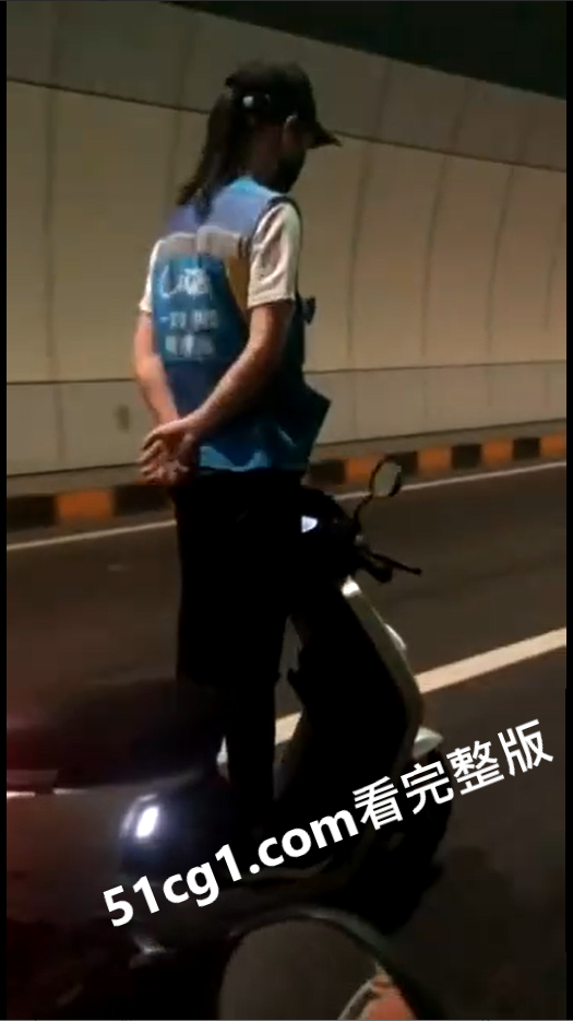 秀儿 “御剑飞行” #电瓶车 - 51吃瓜网-51吃瓜网