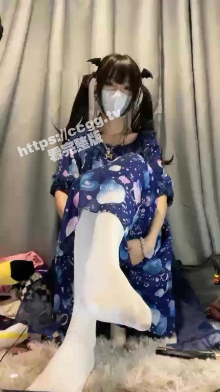 芃芃大人 寸止地狱 白丝萝莉用脚和语言挑逗你的神经-51吃瓜网