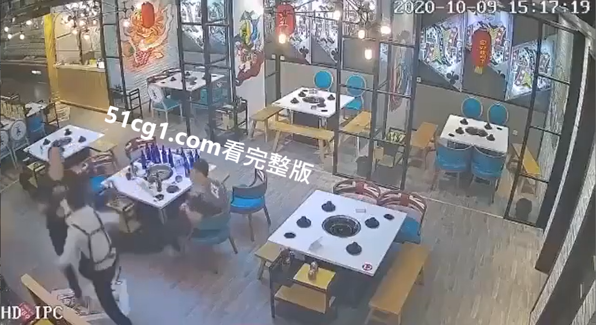 #功夫 1女 #绝杀 2男 性骚扰，谁说 #女人 不能自卫？#打男人 - 51吃瓜网-51吃瓜网