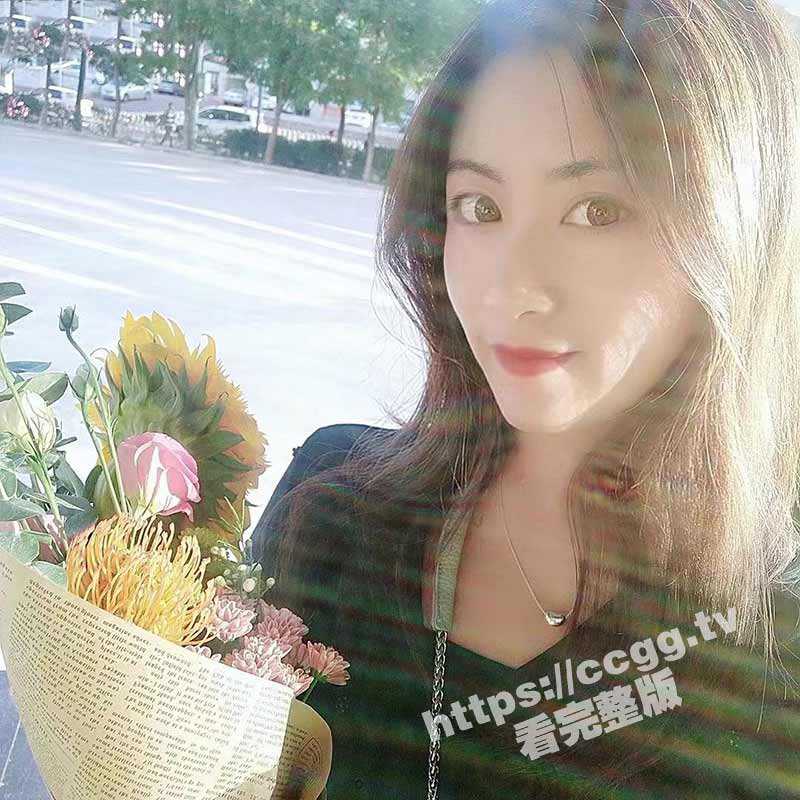 高颜值反差人妻！白皙性感蜂腰蜜桃臀人妻给老公戴绿帽，只想做母狗-51吃瓜网