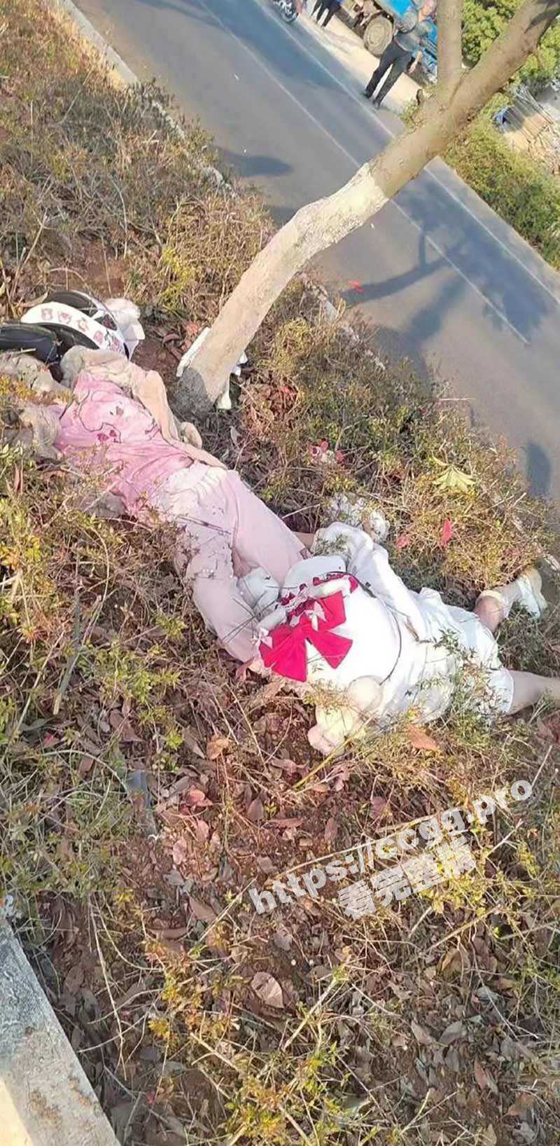 4月13日两个女骑手，今天中午出事故摔死了！ - 51吃瓜网-51吃瓜网