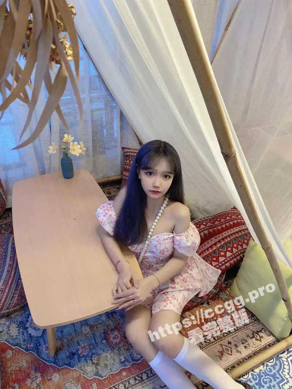 精品自拍！小情侣激情自拍视频流出 各种姿势爆操丰满小女友！-51吃瓜网