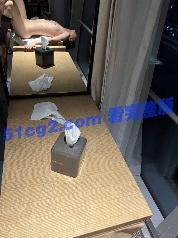 重磅独家！中国警察网警花 张津瑜 落地窗事件终极完整版本，男主竟然是他？（男女主资料 + 聊天记录 + 12 分钟完整视频）-51吃瓜网