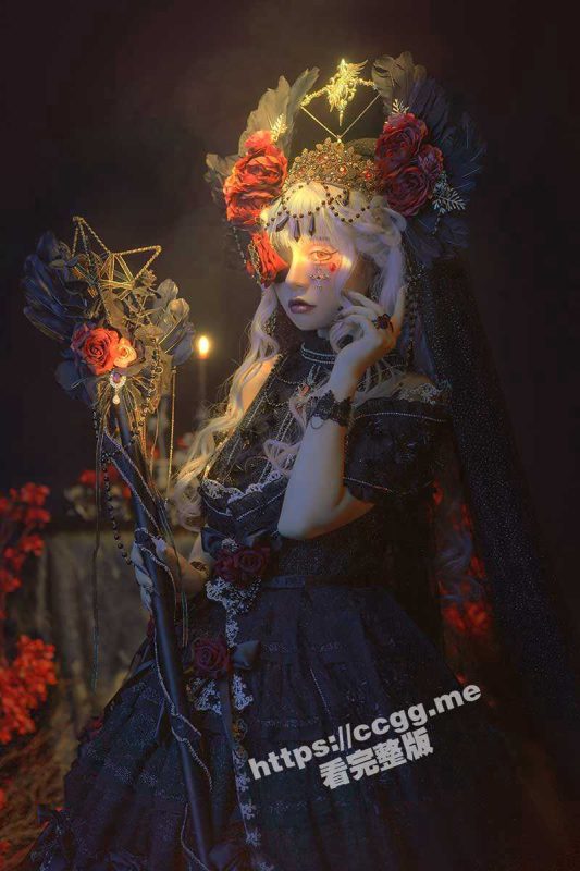 爆机少女「喵小吉」暗黑系Cos《鸦》敏感乳头变硬耸立 饱满少女阴户诱人至极-51吃瓜网
