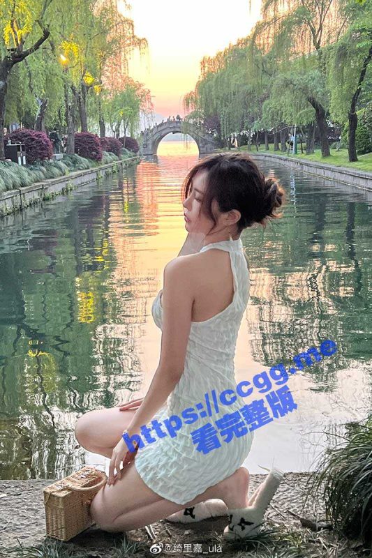 秀人网超人气女神『绮里嘉』剧情新作 酒吧捡到醉酒黑丝少妇-51吃瓜网