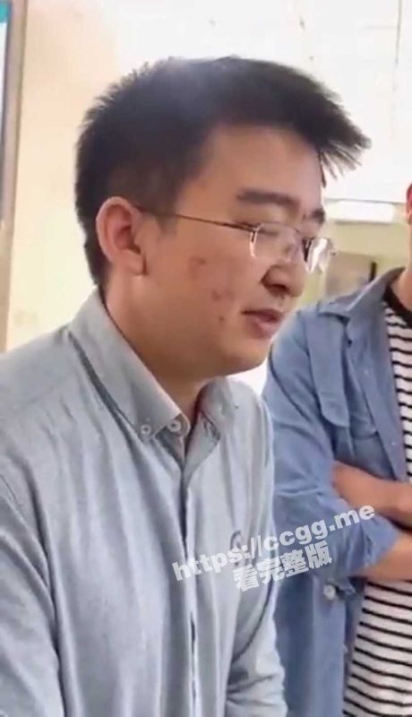 湖北武汉市区小学，7岁孩子在学校下课自由活动期间被老师开车碾压后拖行7米致死！-51吃瓜网