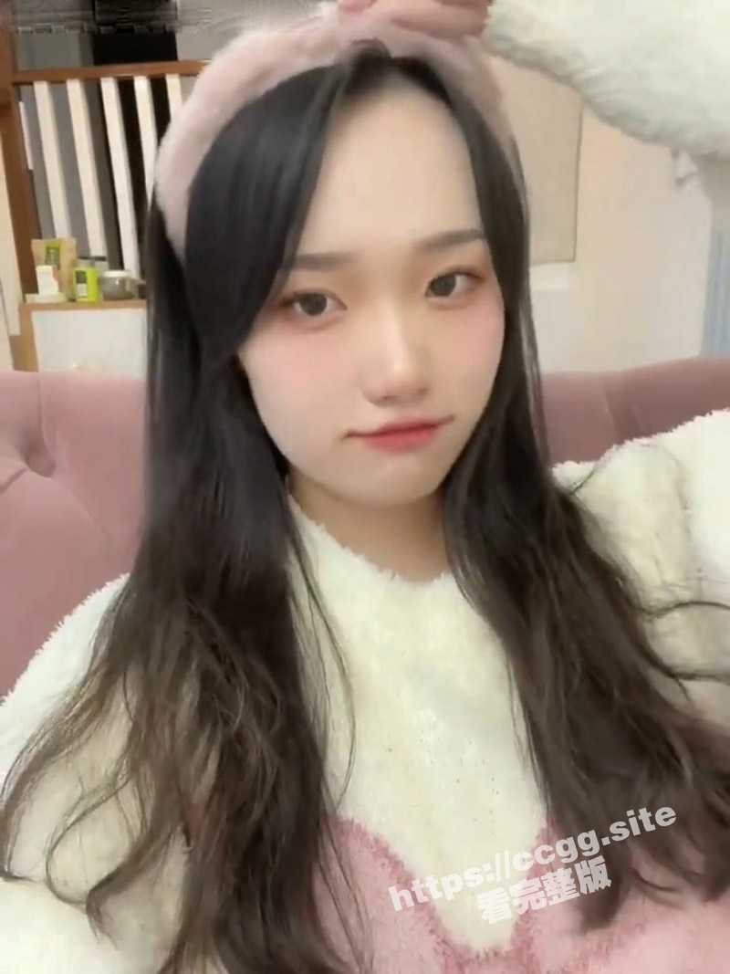 这个暑假的第一桶金！泄密流出 清纯大学生被金主包养 找来朋友一起3P内射！ - 51吃瓜网-51吃瓜网