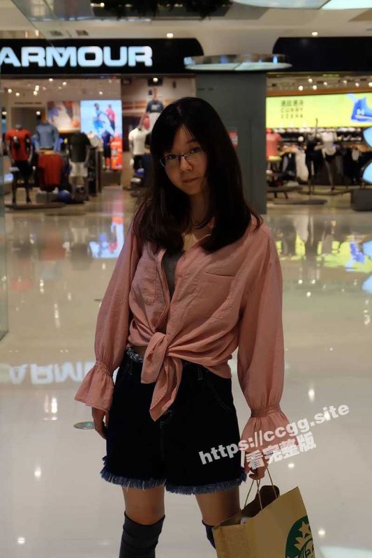 上海第九人民医院护士『倪芳芳』晚上值班在医院休息 自拍奶子分享给炮友！-51吃瓜网