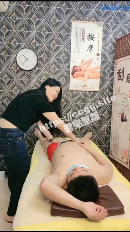 淫荡按摩院  风韵犹存的老板娘勾引顾客做爱-51吃瓜网