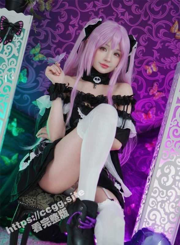 知名COSER混血网红女神『粉红酒玫瑰』最新性爱私拍之爆乳制服学妹的热穴-51吃瓜网