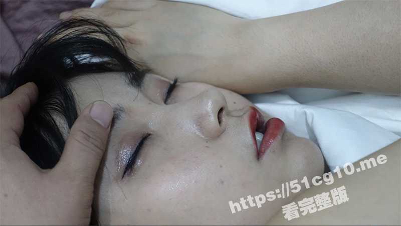 MJ三人组最新流出！迷玩90后极品贫乳豹纹黑丝野模 王静 胖哥更是直接无套爆操 不到一分钟直接缴械了！-51吃瓜网